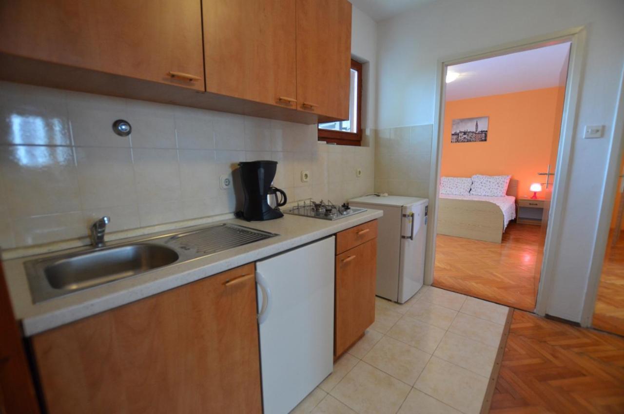 Brigita Apartments Ровин Екстериор снимка