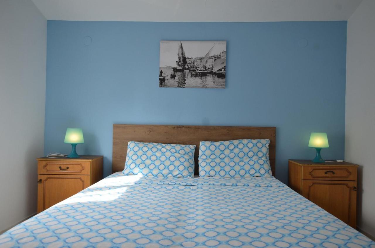 Brigita Apartments Ровин Екстериор снимка