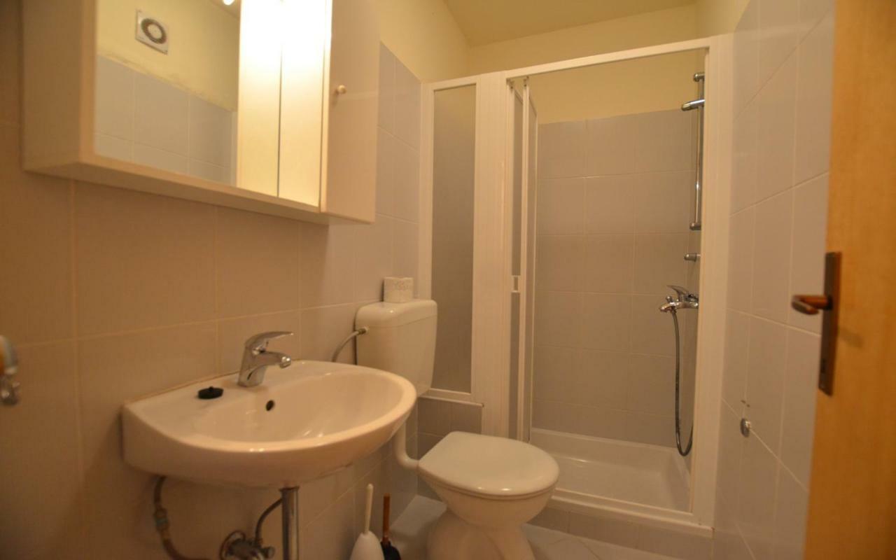 Brigita Apartments Ровин Екстериор снимка